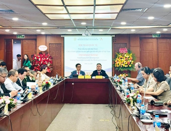 Seminar 'Halal Ecosystem Development: Sharing Experience between the World and Vietnam.' Photo: VGP/Hoang Giang.