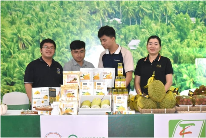 Cai Mon durian on the day Ben Tre announced its Geographical Indication. Photo: Minh Dam.