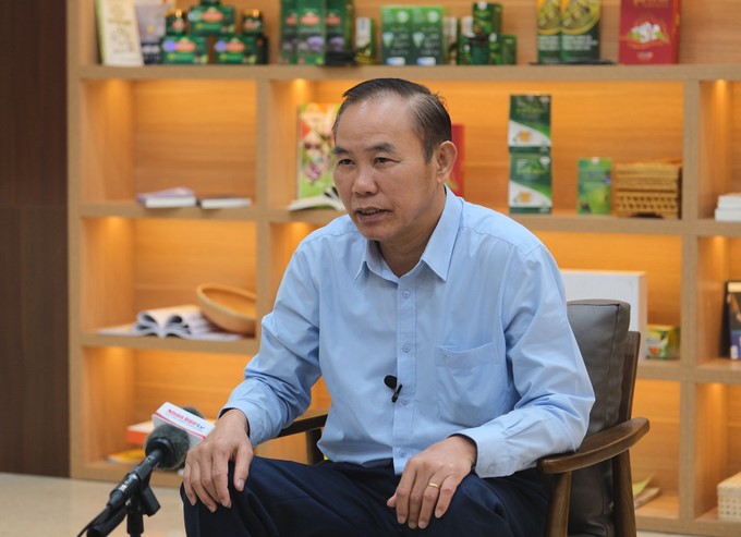 Deputy Minister of Agriculture and Rural Development Phung Duc Tien talked to the press about the situation of agro-forestry-fishery product exports in the first 9 months of the year. Photo: Quynh Chi.