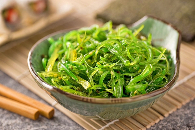 In many countries, seaweed is processed into a variety of dishes. Photo: Bao Thang.