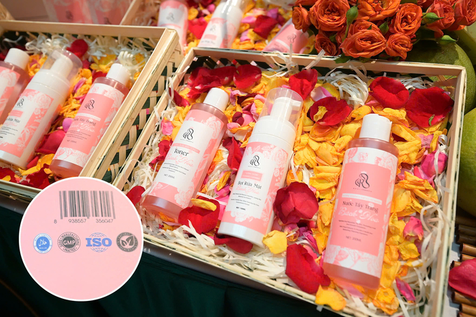 tien-vao-thi-truong-thuc-pham-halal-2500-ty-usd-gan-1000-doanh-nghiep-da-co-giay-thong-hanh-161918_772-212754_725.jpeg Cosmetics extracted from grapefruit flowers meet Halal standards. Photo: Tung Dinh.