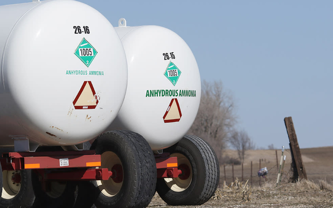 Anhydrous ammonia is a common farm fertilizer that contributes to nitrate contamination of streams. Photo: Jared Strong.