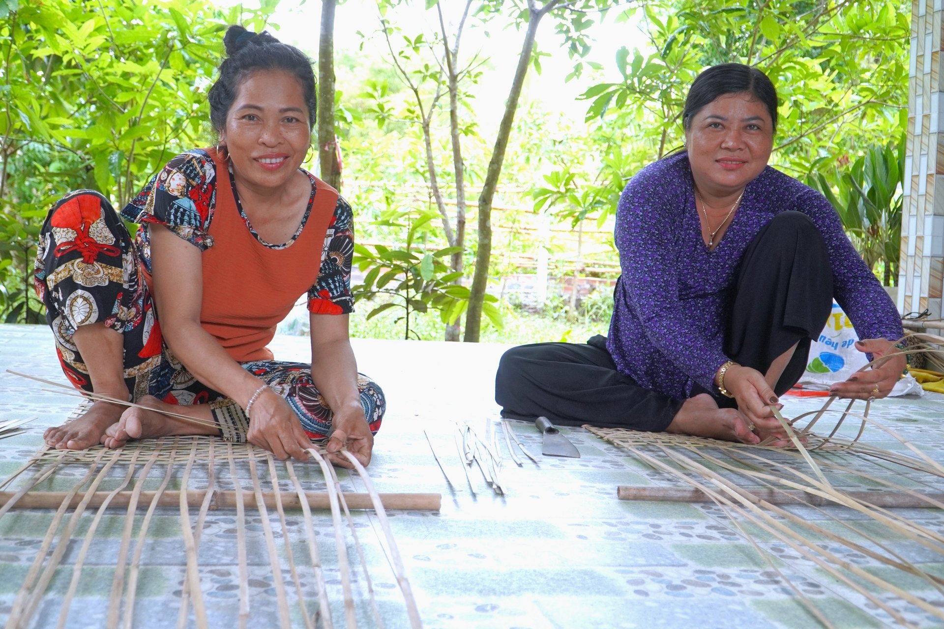 The traditional craft of bamboo and rattan weaving has significantly contributed to increasing the income of local women. Photo: Kim Anh.