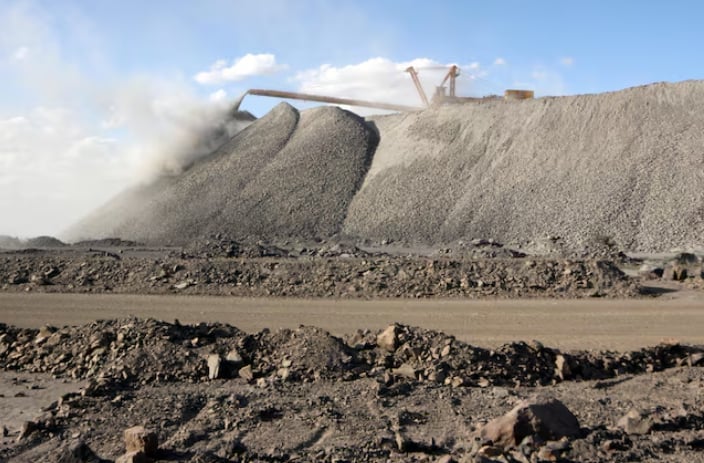A mining machine is seen at the Bayan Obo mine containing rare earth minerals, in Inner Mongolia, China July 16, 2011. Picture taken July 16, 2011. Photo: REUTERS. A mining machine is seen at the Bayan Obo mine containing rare earth minerals, in Inner Mongolia, China July 16, 2011. Picture taken July 16, 2011. Photo: REUTERS.