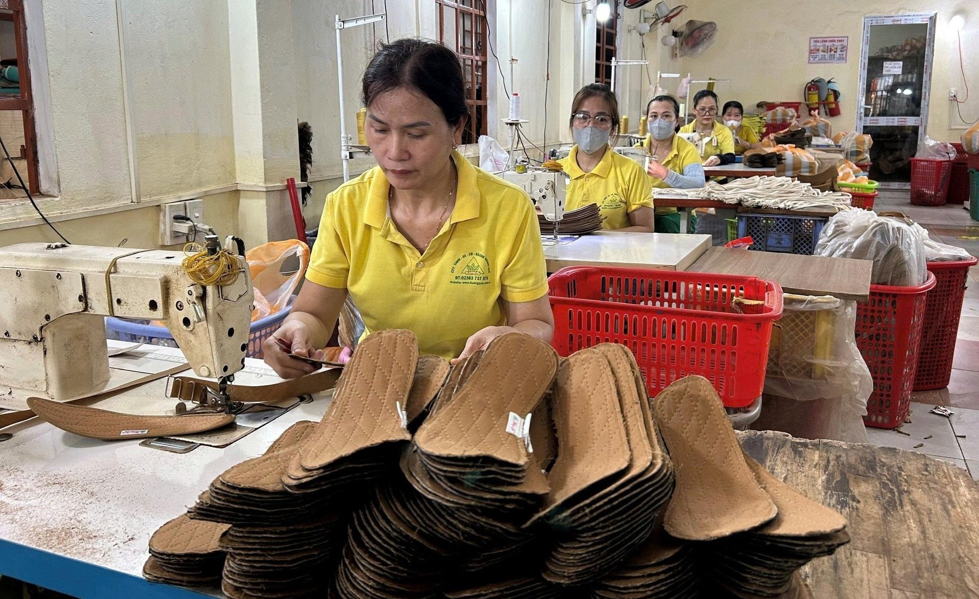 To date, the enterprise has reached nearly 2 million products/year, creating jobs for workers.