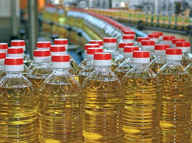 China exported a record 70,877 tonnes of soybean oil in October, most of it headed to India. Photo: EP. 