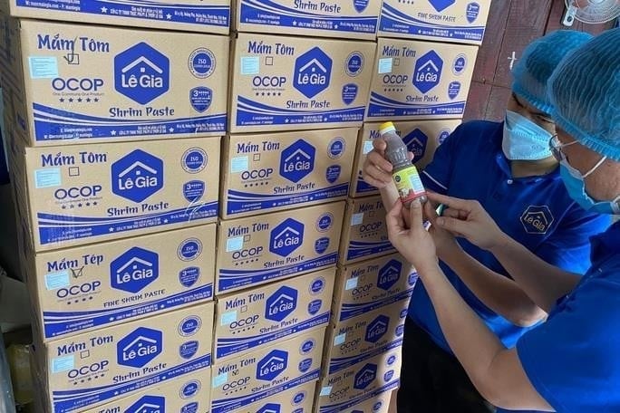 Le Gia fish sauce was among the earliest products nationwide to achieve a five-star OCOP rating. Photo: Hoang Thuy.