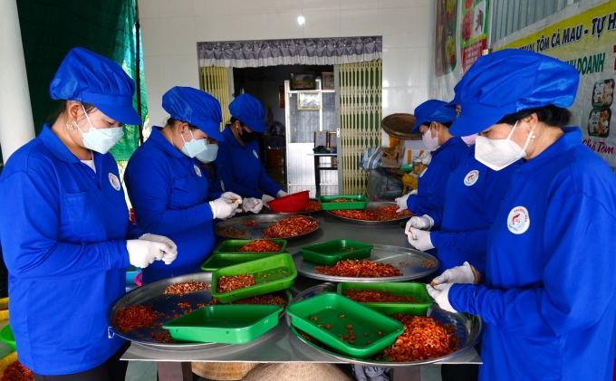 Mr. Hai's facility creates jobs for many local workers. Photo: An Minh