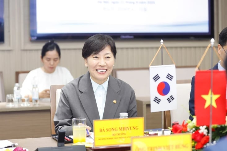 Minister Song Miryung speaks at the MoU signing ceremony on veterinary and animal quarantine cooperation. Photo: Khuong Trung.