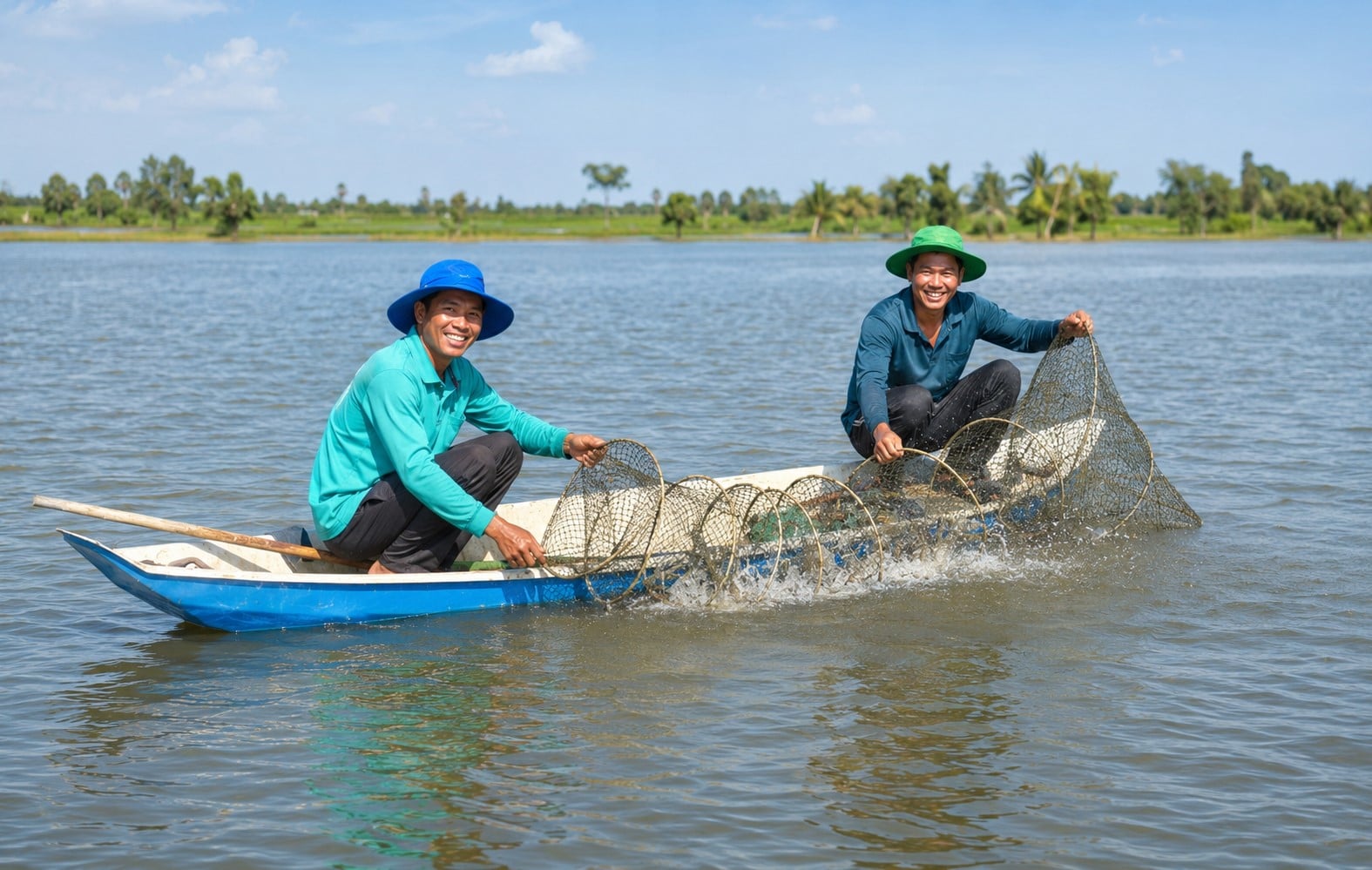 Achieving international ASC certification requires shrimp farmers to overhaul their production processes and comply with regulations on environmental protection, food safety, traceability, social responsibility, and animal welfare. Photo: Trung Chanh. Achieving international ASC certification requires shrimp farmers to overhaul their production processes and comply with regulations on environmental protection, food safety, traceability, social responsibility, and animal welfare. Photo: Trung Chanh.