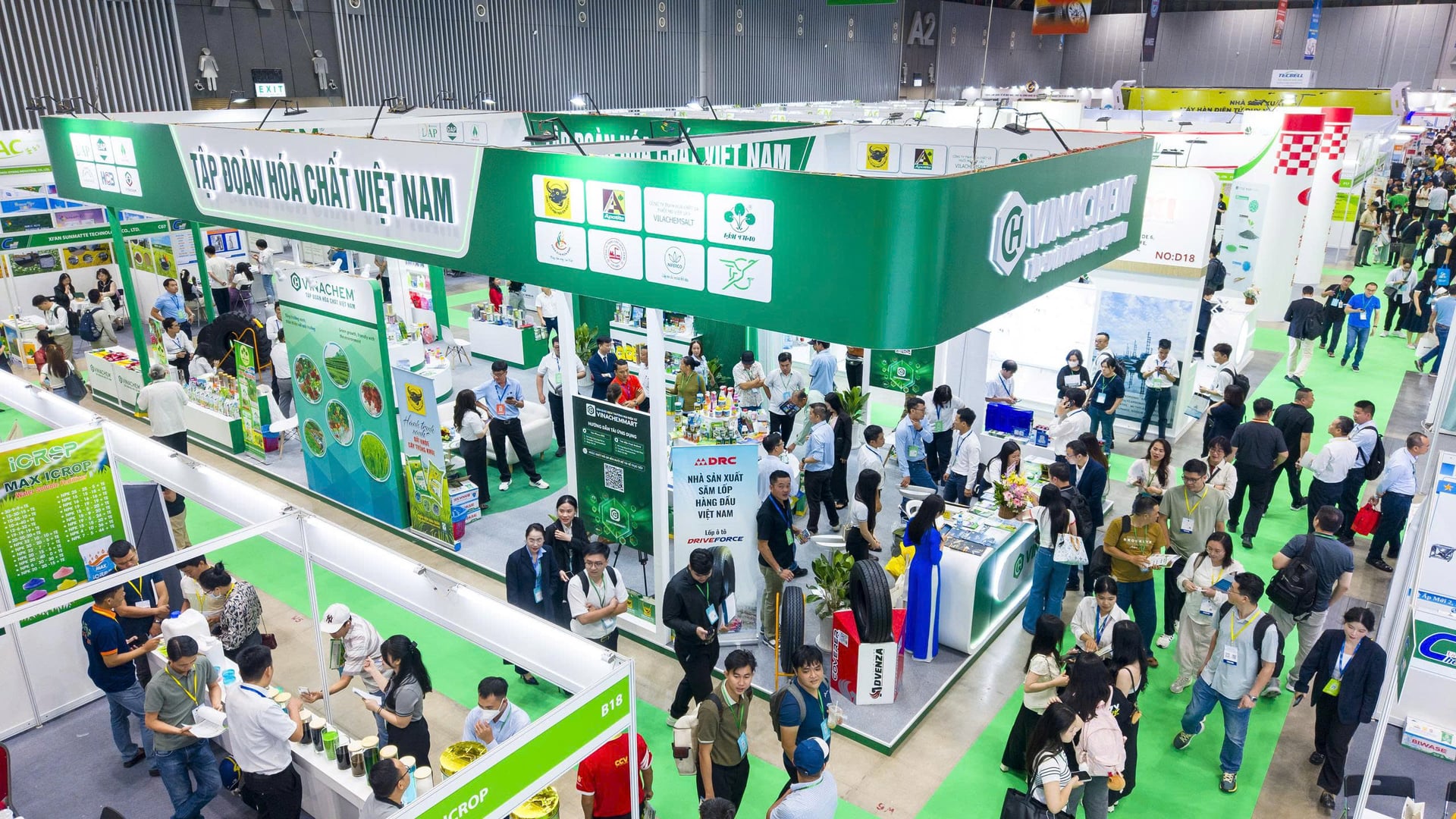 This year, Vietnam National Chemical Group will accelerate the rollout of 'Vinachem Nong nghiep' and 'Vinachem Mart,' its digital transformation platforms for agriculture. Photo: Vinachem.