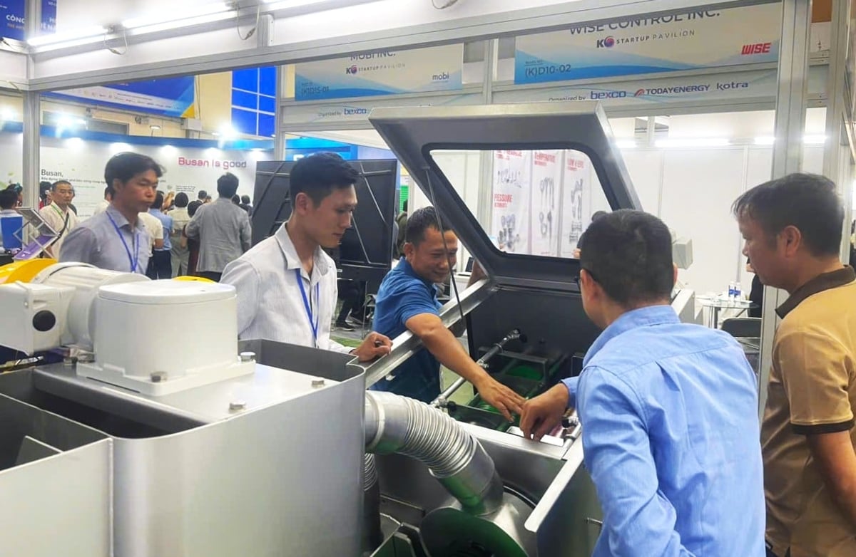 Energy-efficient equipment manufacturers and suppliers have the opportunity to engage directly with consumers, distribution partners, and potential markets. Photo: Hanh Nguyen.