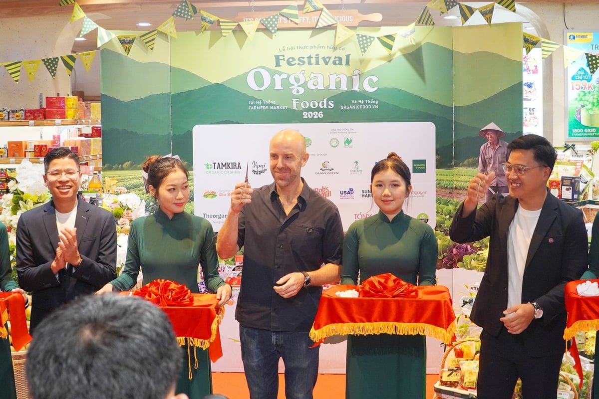 Festival Organic Foods 2026 runs from July 20 to August 10 at 10 Farmers Market stores and two Organicfood.vn stores, while also expanding onto online platforms such as GrabMart, ShopeeFood, and internal e-commerce channels. Photo: Nguyen Thuy.