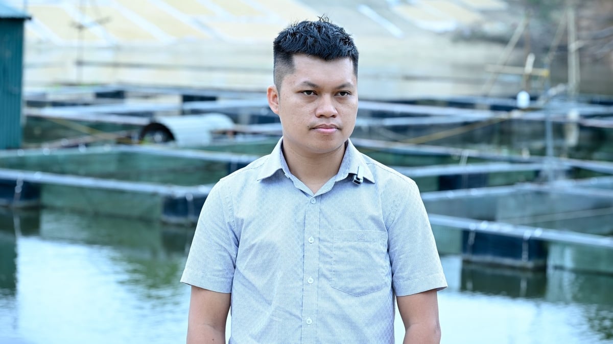 Nguyen Van Huan, Director of Thai Cuc Consulting and Construction Co., Ltd., shares insights on applying traceability technology in Muong Phang sturgeon farming. Photo: Mai Dung.